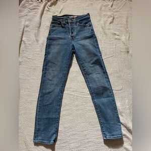 Levi’s Wedgie Straight Jeans
